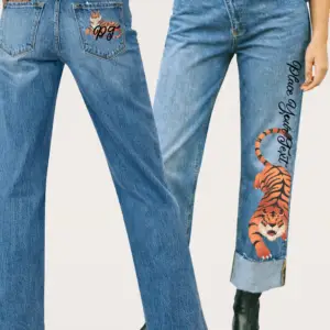 sj | high rise relaxed tapered dark wash barrel jeans with cross graphics (copy)