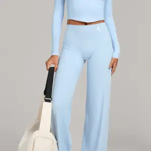 cl | set fared yoga lounge pants & sports top with puppy graphics (copy)