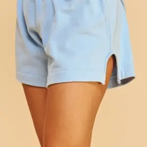 m | camden sweatshirt pullover milky blue (copy)